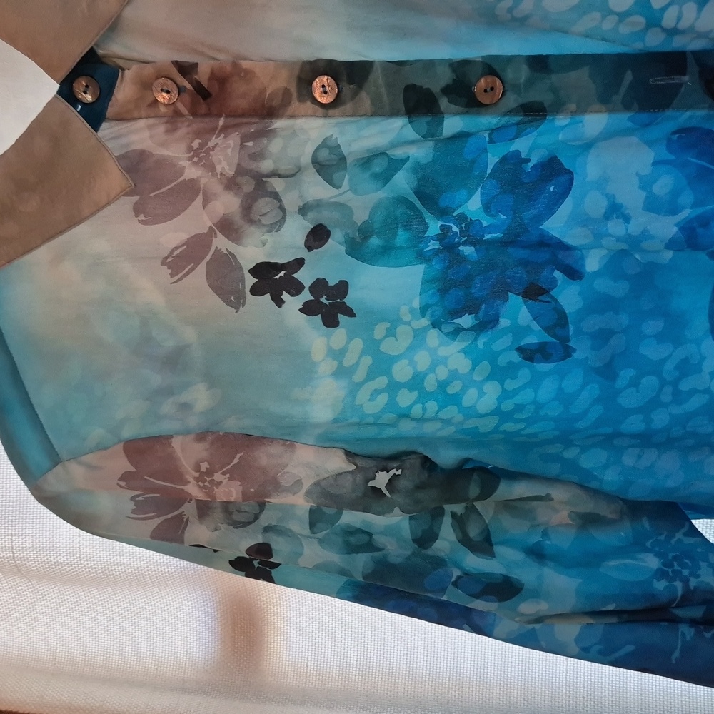 Soft Surroundings Jolene Watercolor Floral Silk Buttons Blouse Sz Medium - Picture 7 of 9